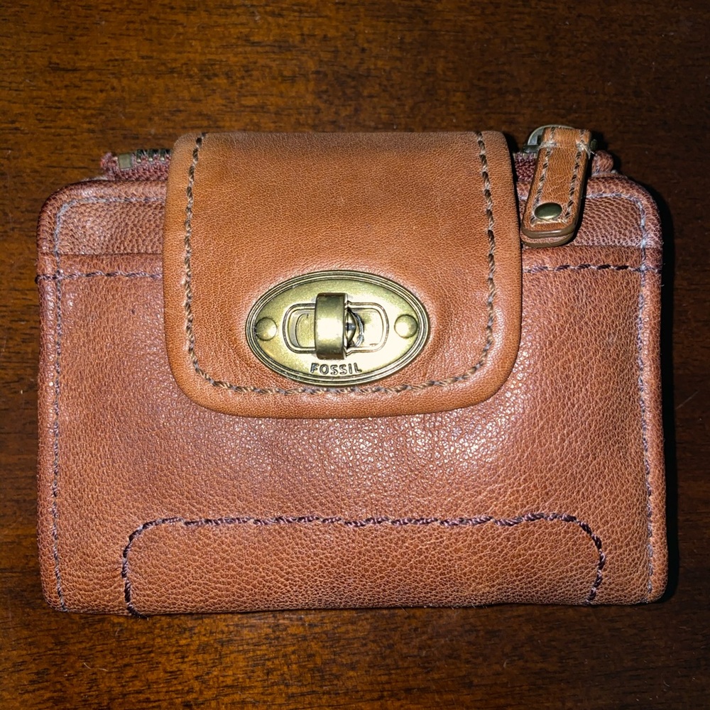FOSSIL wallet